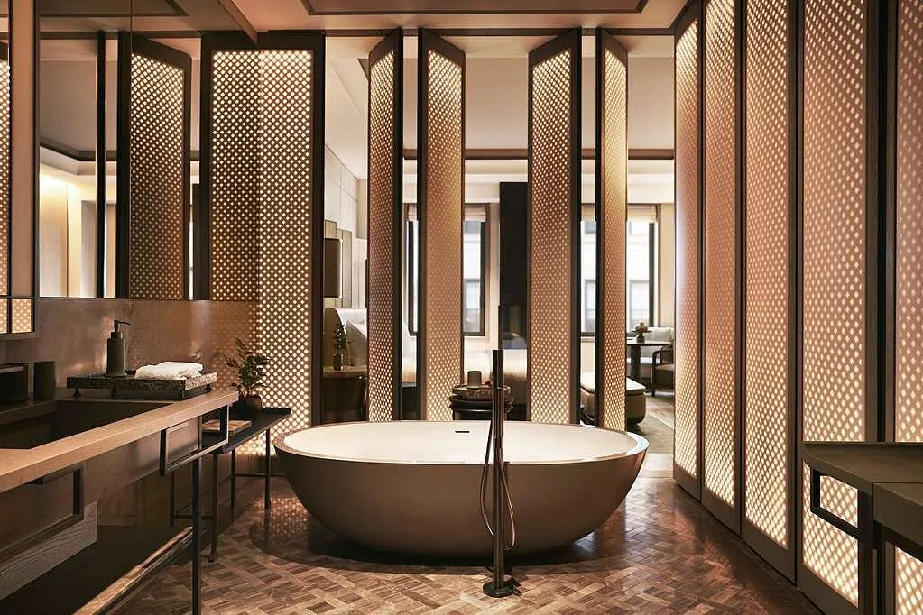 Aman New York — Banyo · Metal çerçeveler