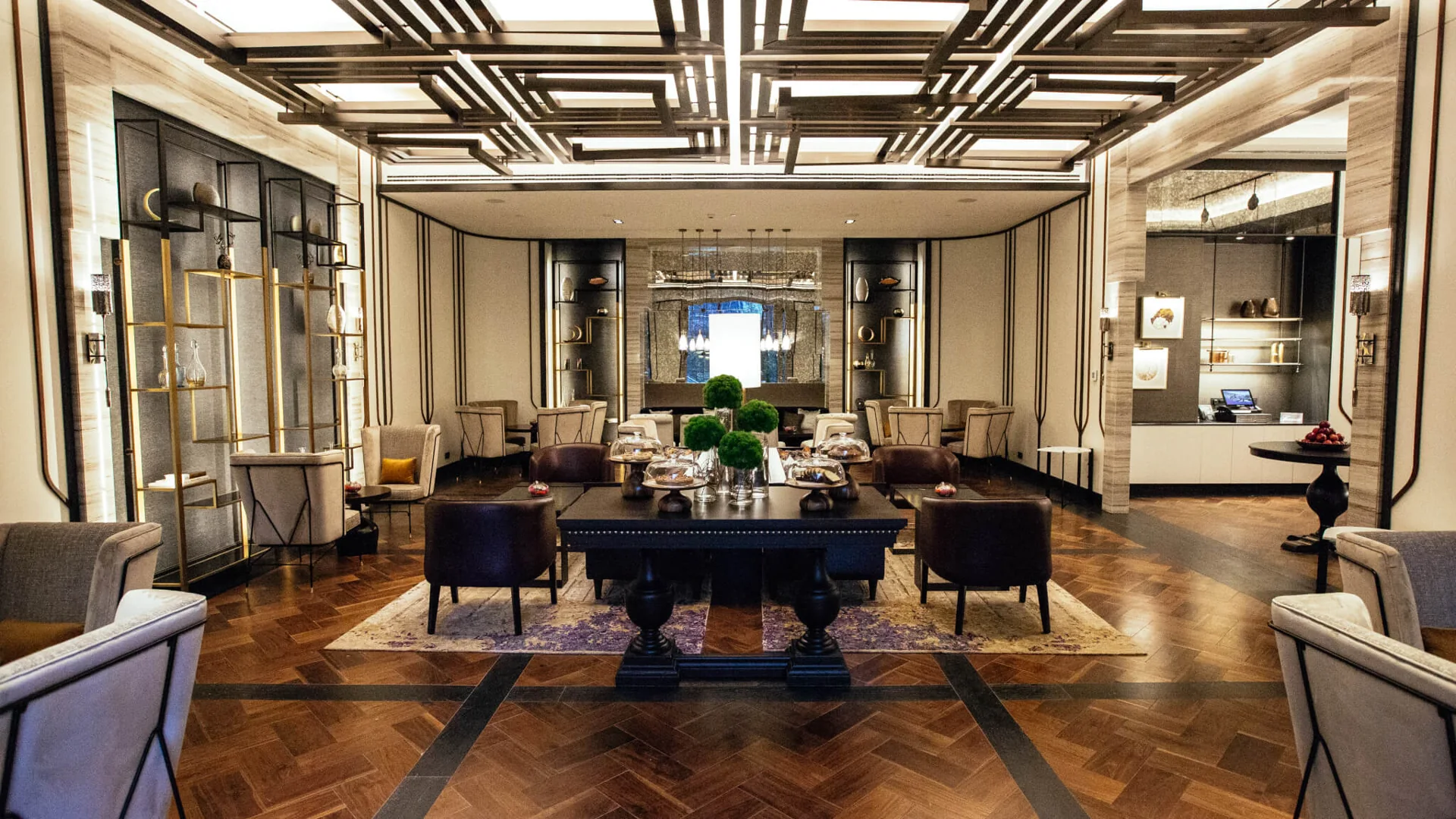 Fairmont Quasar İstanbul — mobilya ve metal işçiliği, görünüm 1