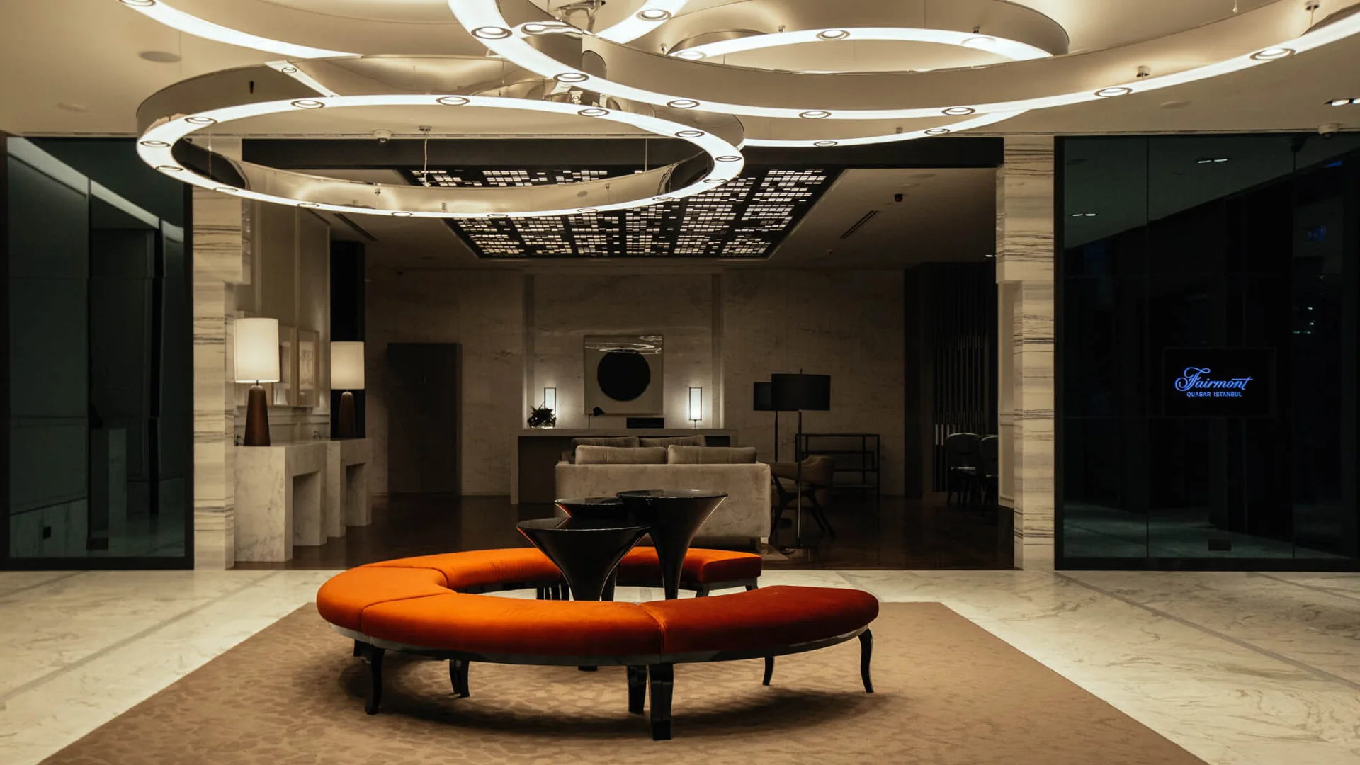 Fairmont Quasar İstanbul — mobilya ve metal işçiliği, görünüm 2