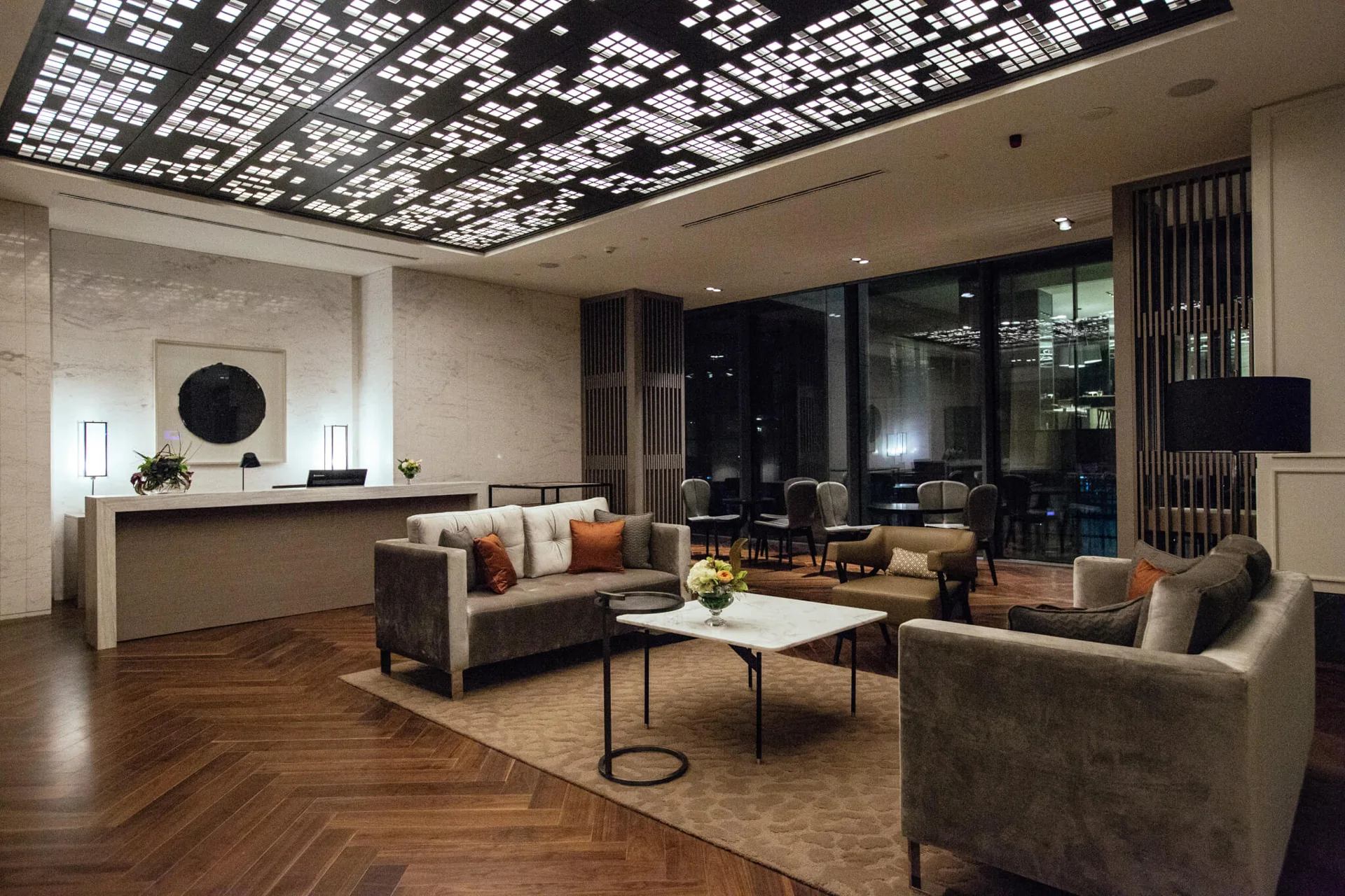 Fairmont Quasar İstanbul — mobilya ve metal işçiliği, görünüm 3