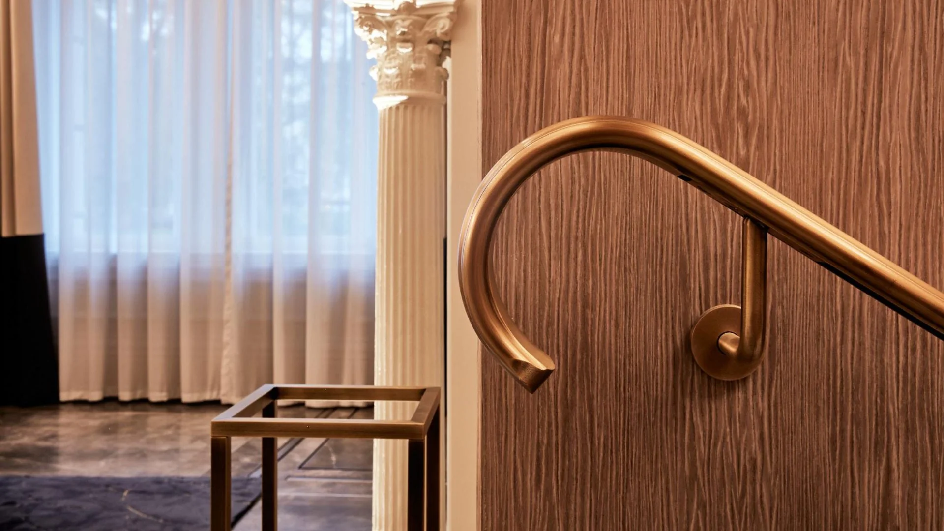 Harcourt House — Merdiven · Kıvrımlı küpeşte