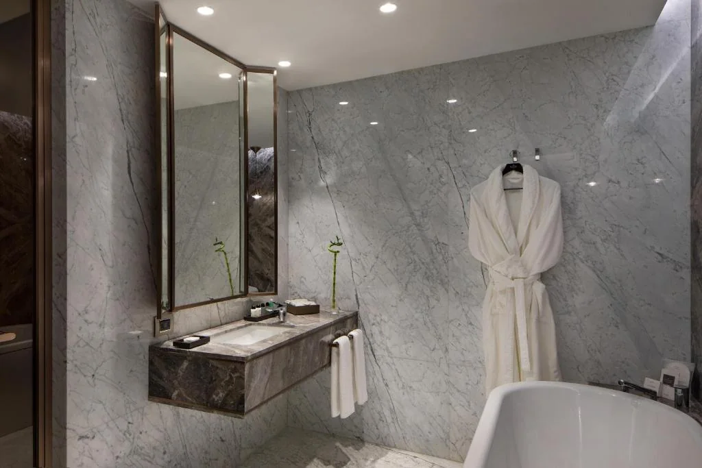 Reges, a Luxury Collection Resort & Spa — mobilya ve metal işçiliği, görünüm 2