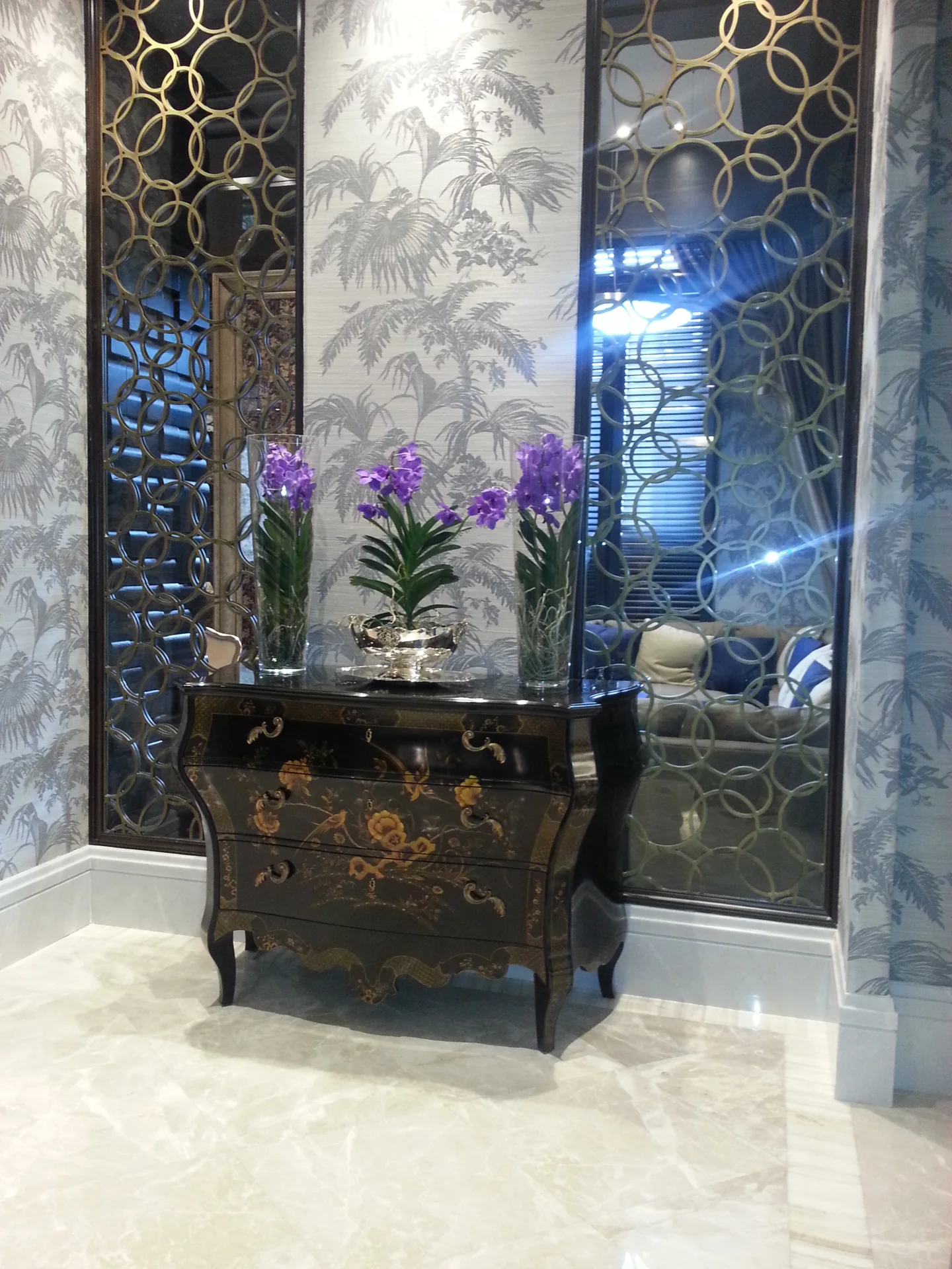 Shangri-La Bosphorus — mobilya ve metal işçiliği, görünüm 3