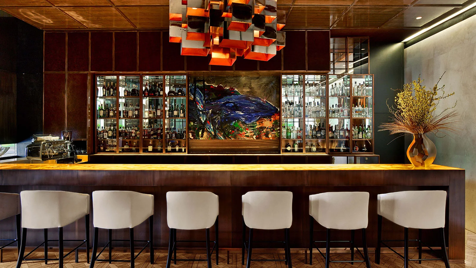 The St. Regis Istanbul — mobilya ve metal işçiliği, görünüm 1